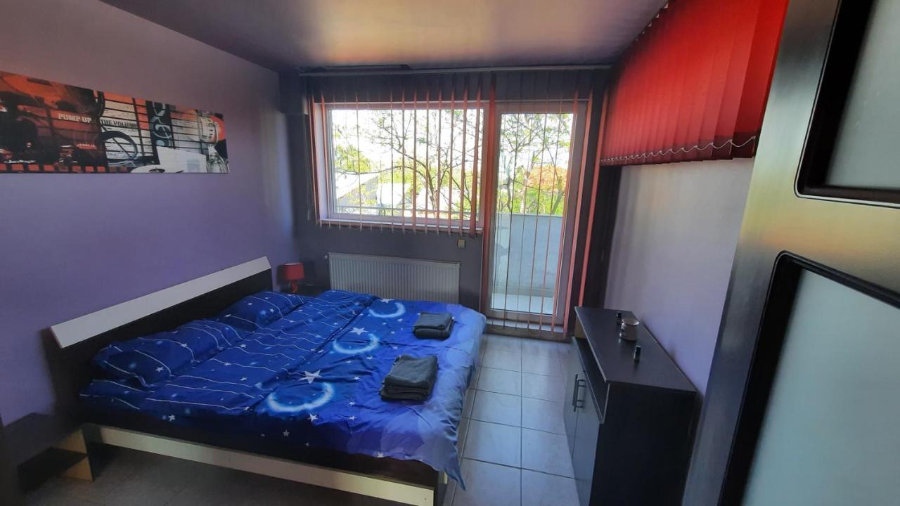 Spacious, Modern Condo In New Villa - Sleeps 6 布加勒斯特 外观 照片