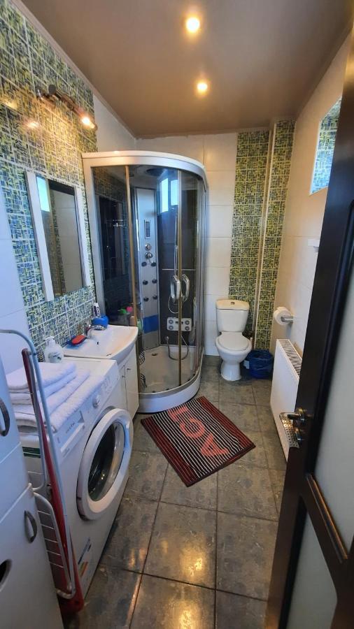 Spacious, Modern Condo In New Villa - Sleeps 6 布加勒斯特 外观 照片