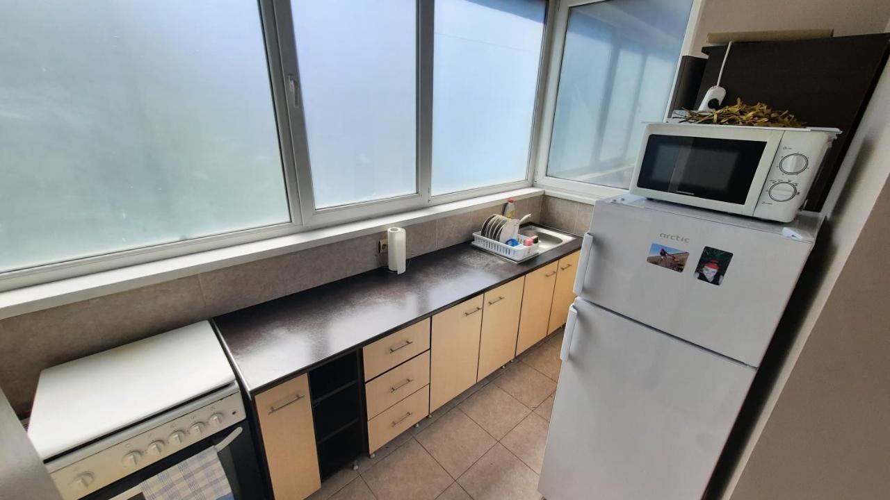 Spacious, Modern Condo In New Villa - Sleeps 6 布加勒斯特 外观 照片