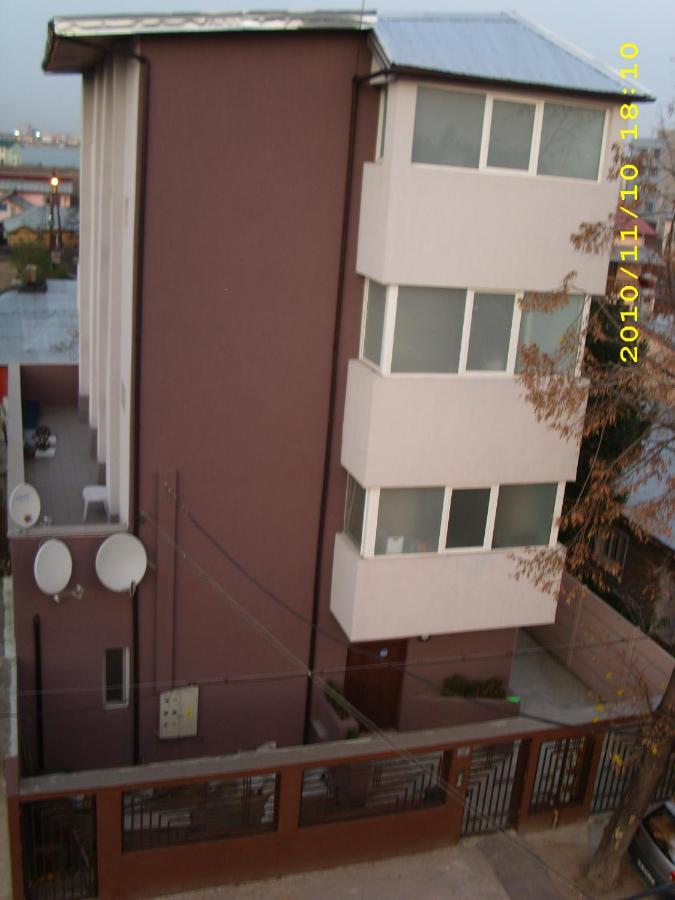 Spacious, Modern Condo In New Villa - Sleeps 6 布加勒斯特 外观 照片