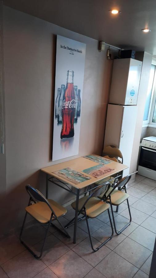 Spacious, Modern Condo In New Villa - Sleeps 6 布加勒斯特 外观 照片